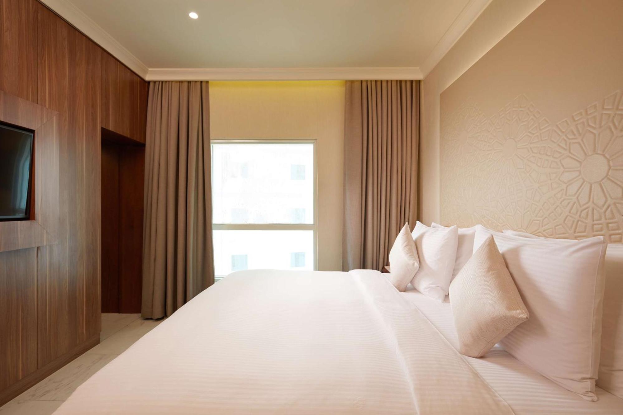 โรงแรมชาซา มักกะฮ์ Mecca ภายนอก รูปภาพ A bedroom at the hotel