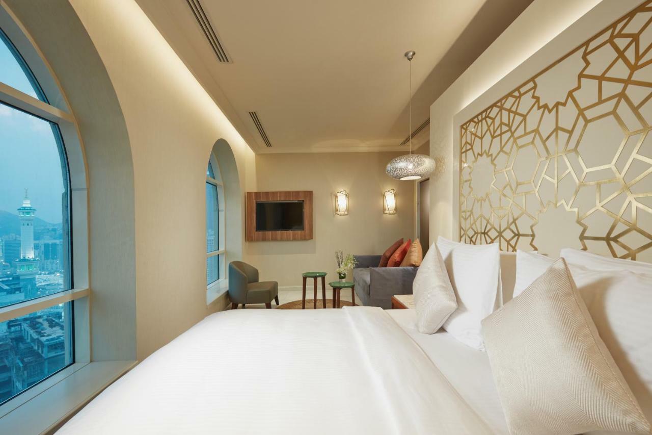 โรงแรมชาซา มักกะฮ์ Mecca ภายนอก รูปภาพ A suite at the hotel